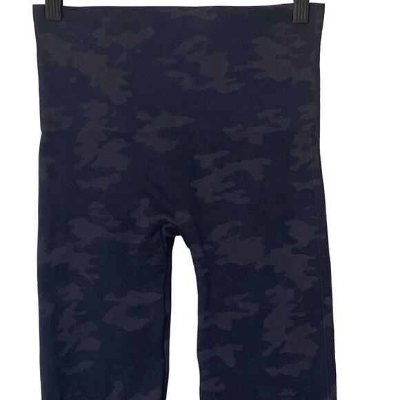 SPANX Look At Me Now High Waist Compression Legging in Camouflage , Size Large - Picture 6 of 15